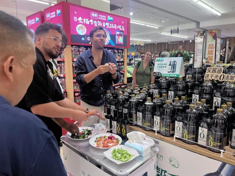 Mencicipi di supermarket