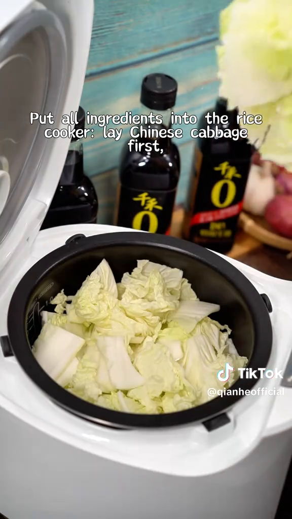 Cooking vermicelli and shrimp in a rice cooker
